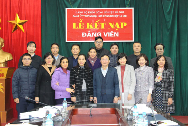 Chi bộ LETCO kết nạp quần chúng ưu tú Trần Thị Thu vào Đảng