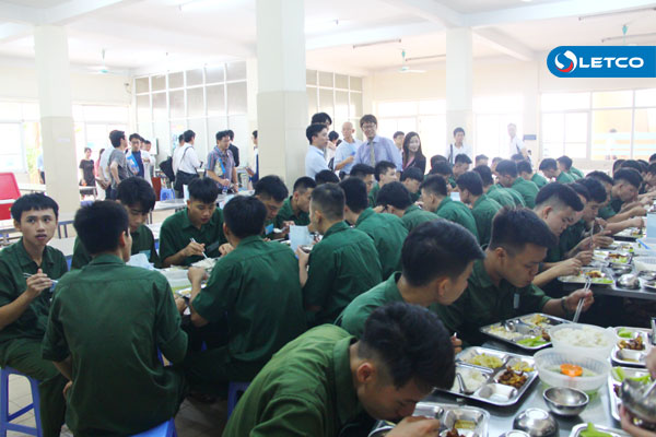 Đoàn công tác Nhật Bản dùng bữa trưa cùng Thực tập sinh LETCO