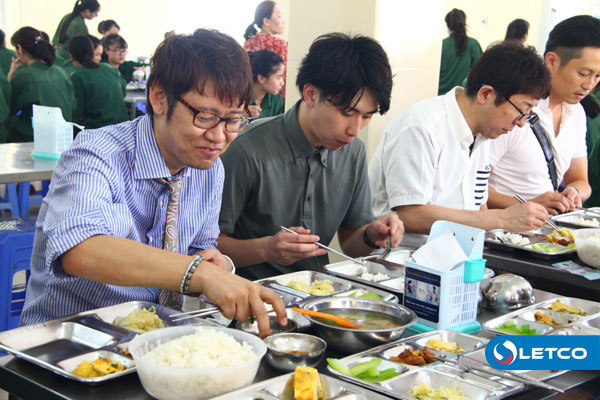 Đoàn công tác Nhật Bản dùng bữa trưa cùng Thực tập sinh LETCO