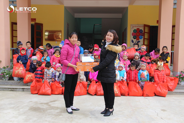 LETCO trao hơn 500 phần quà cho trẻ em vùng cao Sơn Vĩ, Hà Giang
