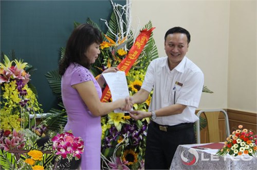 Trao Quyết định thành lập Chi nhánh Bắc Ninh