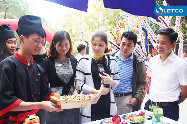 Du học sinh LETCO trổ tài nấu món ăn Nhật - Hàn