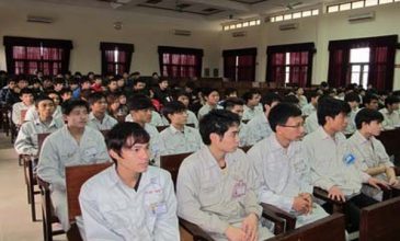 “Hội thảo tư vấn nghề” cho sinh viên Trung tâm Việt Nhật
